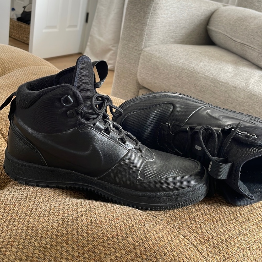 NIKE shoes. VERY RARE.